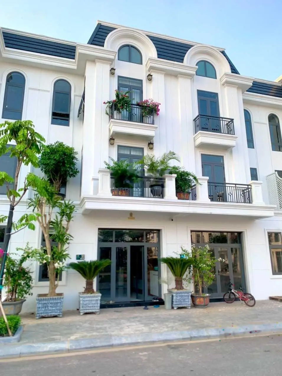 Ra mắt quỹ căn chuyển nhượng 20 căn shophouse và liền kề siêu đẹp tại Crown Villas
