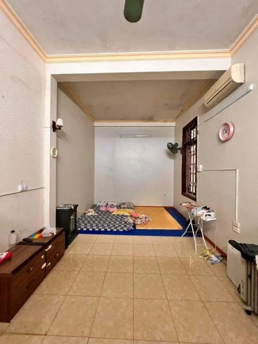 Bán nhà cầu giấy mặt ngõ ,kinh doanh sầm uất ,ô tô vào nhà ,ngõ thông thoáng dt 161m x mt 7,3m