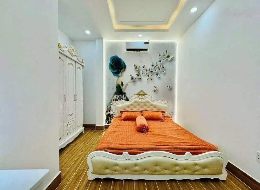 Bán nhà đường Nguyễn Du, P. Bến Thành, Quận 1. 73,84m2, hẻm lớn