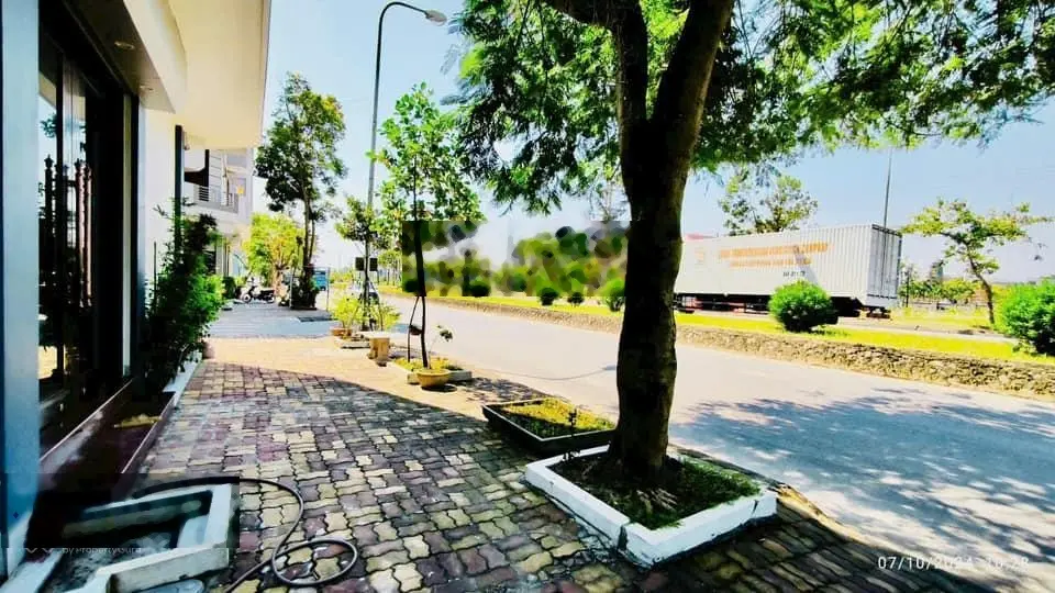 Cần bán 67,45m2 đất mặt tiền rộng đường đôi Tứ Minh kđt Vạn Lộc