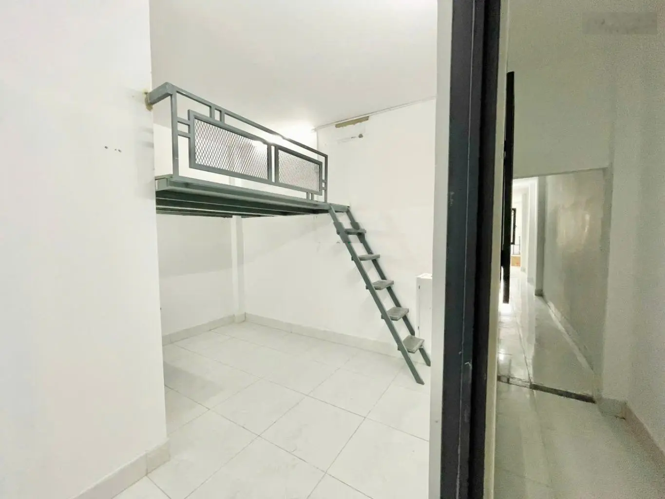 Ngộp CHDV 15p, P12, GV. Dòng tiền 30tr. 5x23(120m2). Chỉ 8tỷx