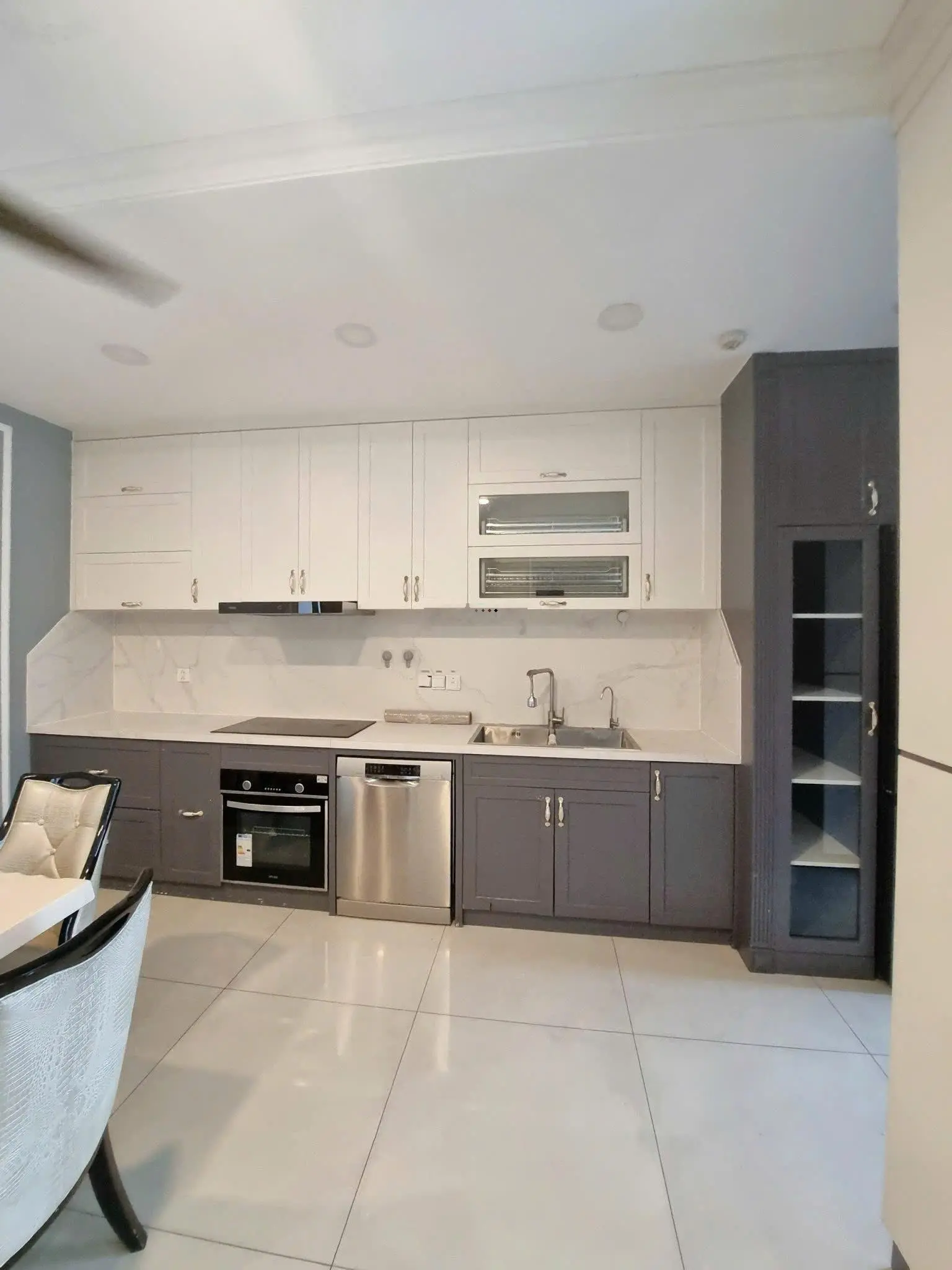 Chuyên bán căn hộ khu Emerald Celadon City 3 phòng ngủ, view công viên, lầu đẹp, giá tốt nhất dự án