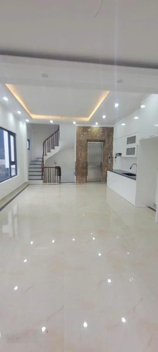 Bán nhà Mới, Lô Góc 2 Thoáng - Ô tô Đỗ, vào nhà - Thang Máy - Ngõ Thông - Kinh Doanh