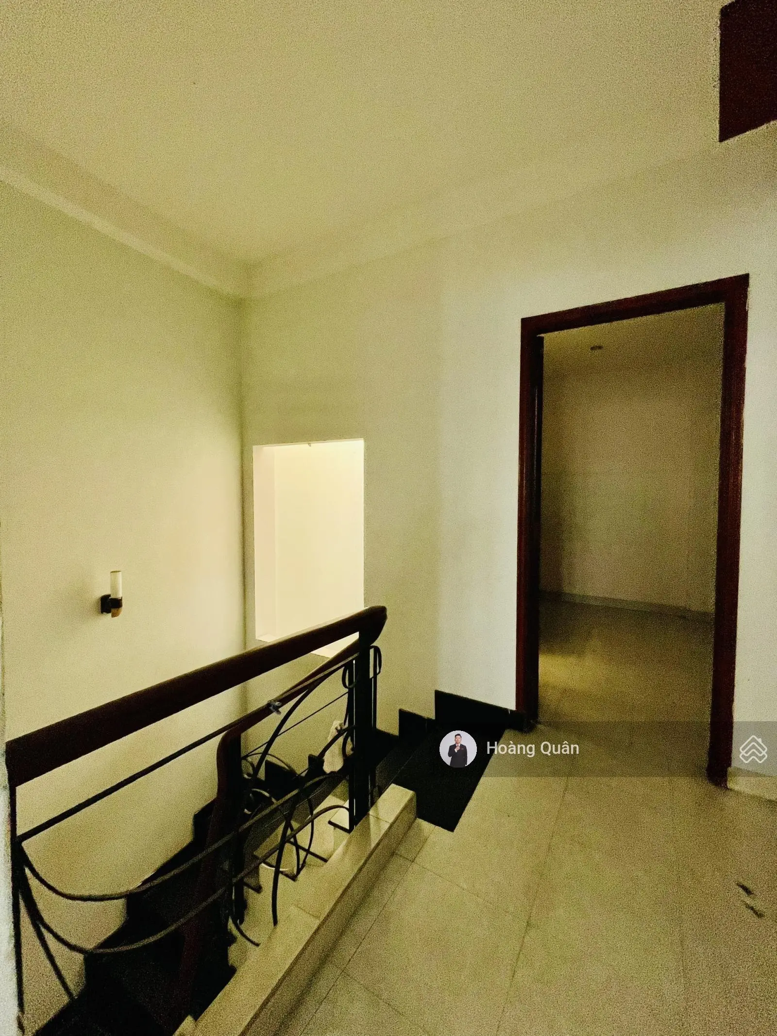Gấp bán - chỉ 9tỷ99 TL - Ngay Phan Xích Long Phú Nhuận - gần 60m2 - hẻm xe tải, 3 tầng 3PN