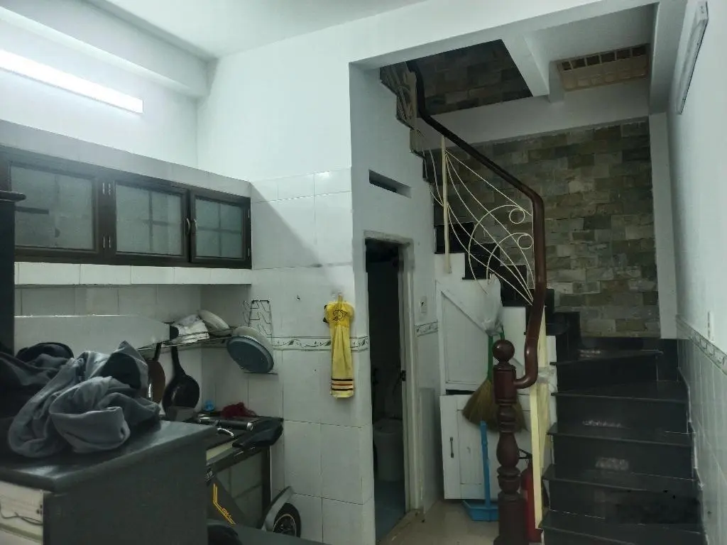 CHỈ 5,7 TỶ NHÀ 5 TẦNG ,25M2,NGANG 3 dài 8, GẦN MẶT TIỀN NGUYỄN TRÃI QUẬN 5