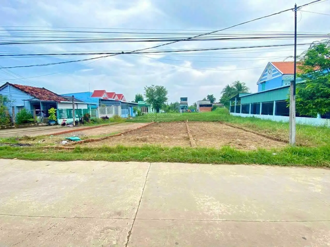 150m2 thổ cư, mặt tiền đường Nguyễn Thị Bài - xã Long An, giá siêu rẻ, sổ hồng sẵn, công chứng ngay