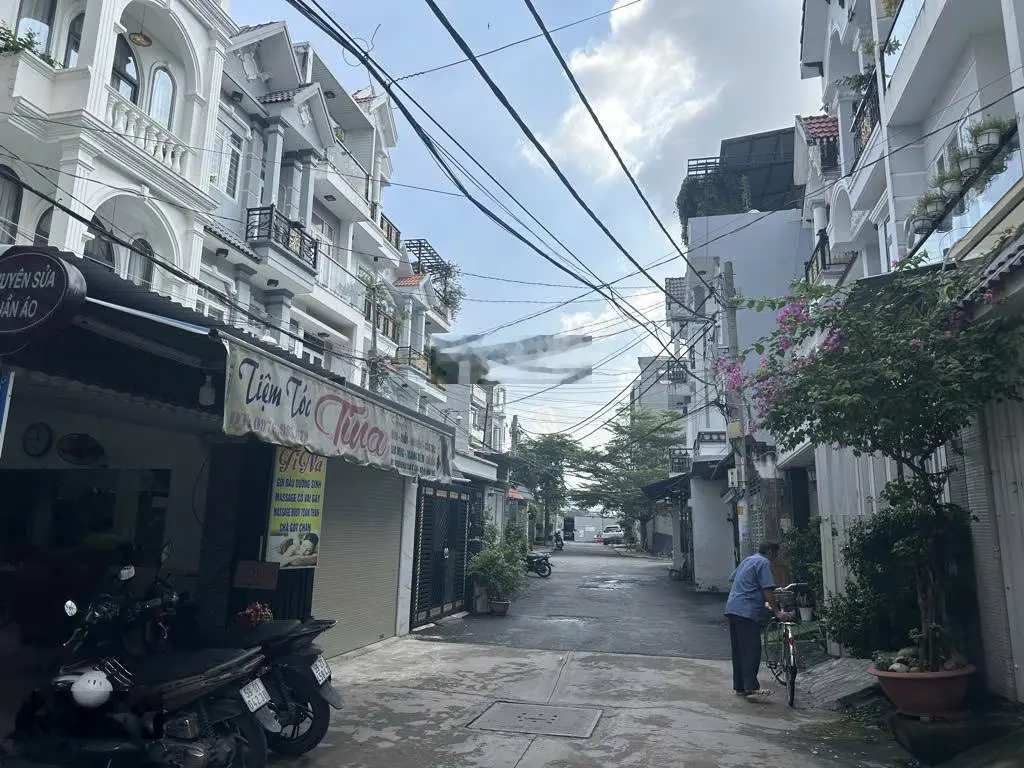 Nhà xinh lung linh - 3 tầng - 4 PN - HXH - TT Nhà Bè - chủ gấp bán chỉ nhỉnh nhẹ 5 tỷ