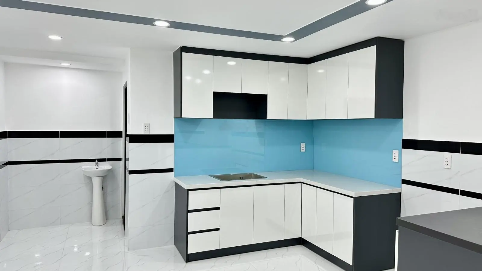 Bán Nhà 2 phòng ngủ gần chợ Xuân Thới Thượng