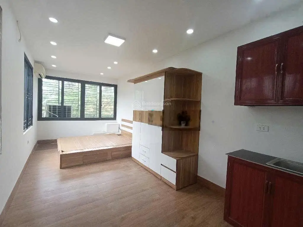 Văn Chương, Đống Đa. DT 21/25m2 x 4 tầng, MT 3m, giá 7,1 tỷ. Mặt phố, kinh doanh.