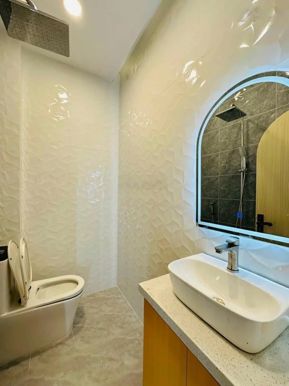 Bán lỗ bán gấp nhà hẻm xe hơi Tân Canh, Phường 1, Tân Bình. Giá chỉ 3,89 tỷ. 60m2. 0906 806 *** Ngân