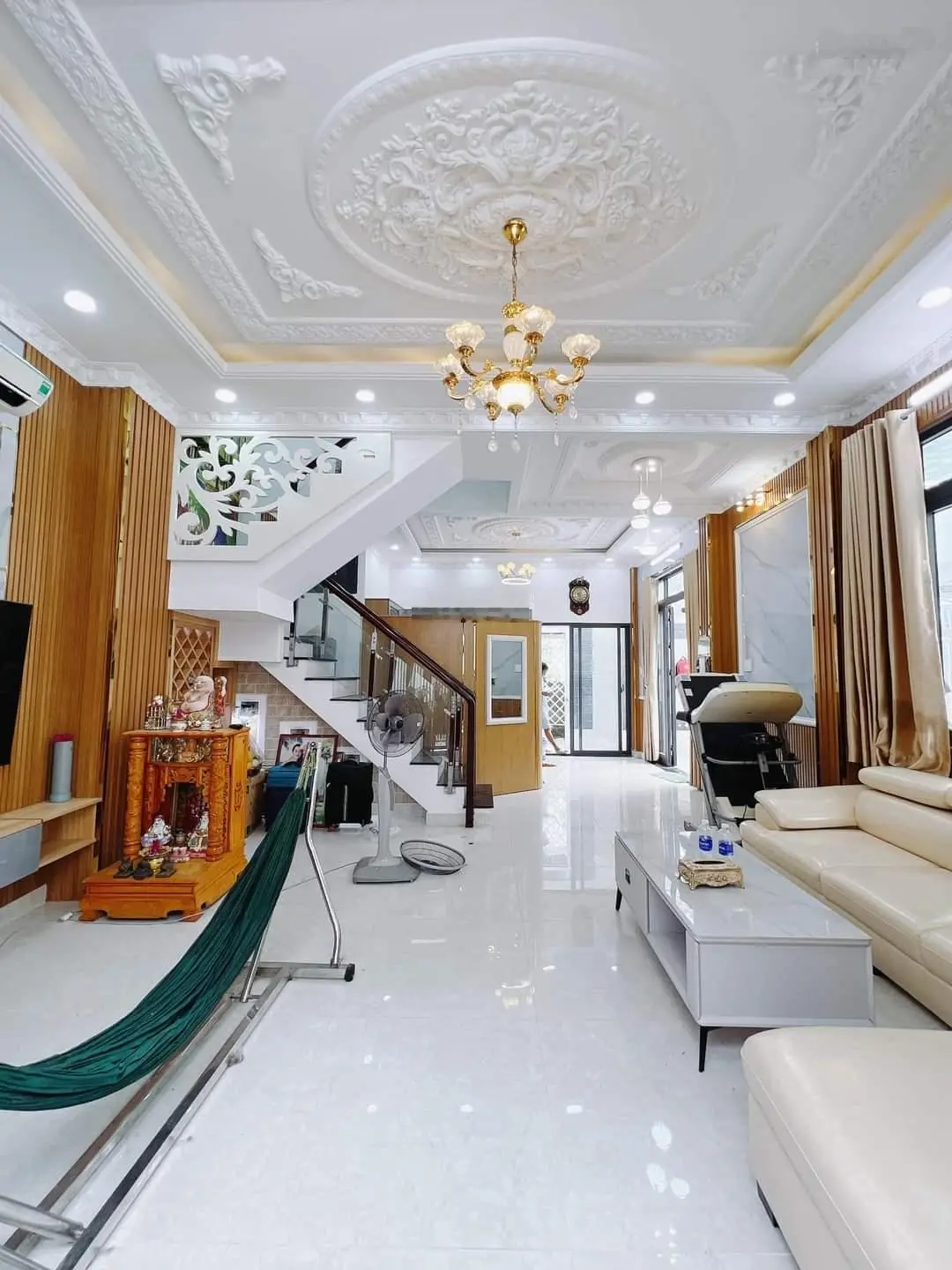 Bán nhà 4 tầng. lê quốc hưng .nguyễn trường tộ. quận 4. dt 84m2 - 4m x 21m. nhỉnh 18 tỷ. hxh vip