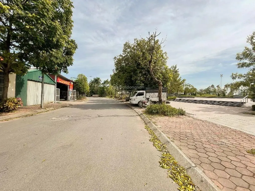 Đẹp! cần bán mảnh đất cự khối,long biên,lô góc,vỉa hè,đường ô tô tránh dt 37m giá nhỉnh 5
