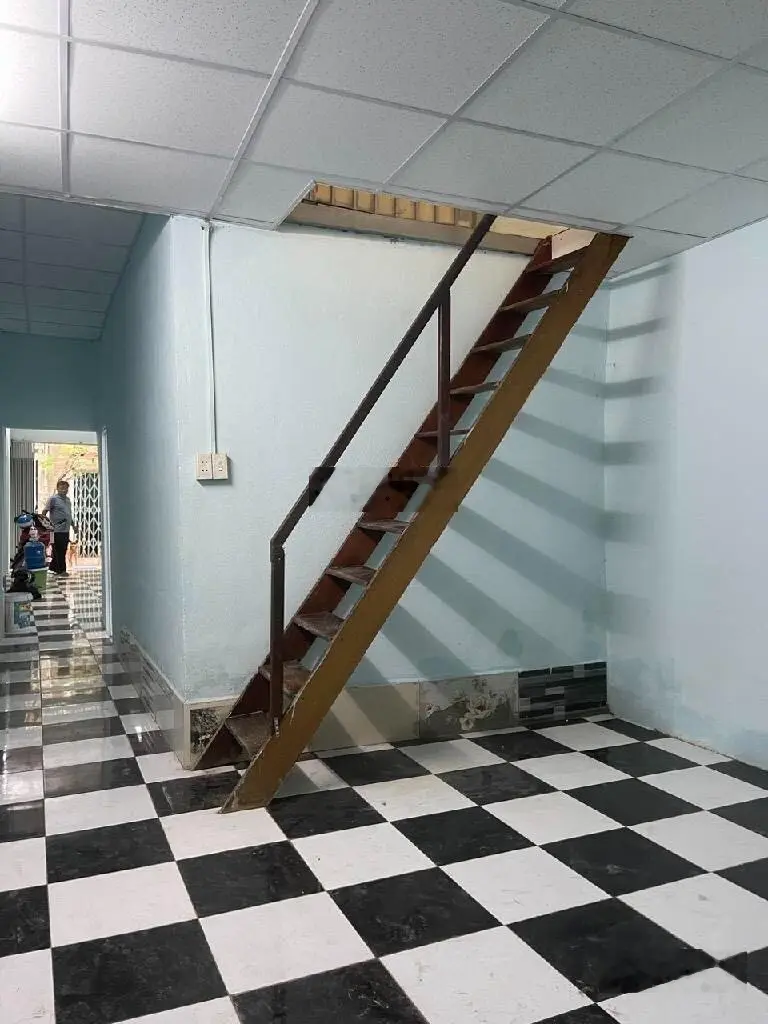 Nhà ngộp bán nhanh- bạch đằng - liền kề ngã tư hàng xanh - khu đại học 66m2 ngang gần 4m chỉ 6ty2