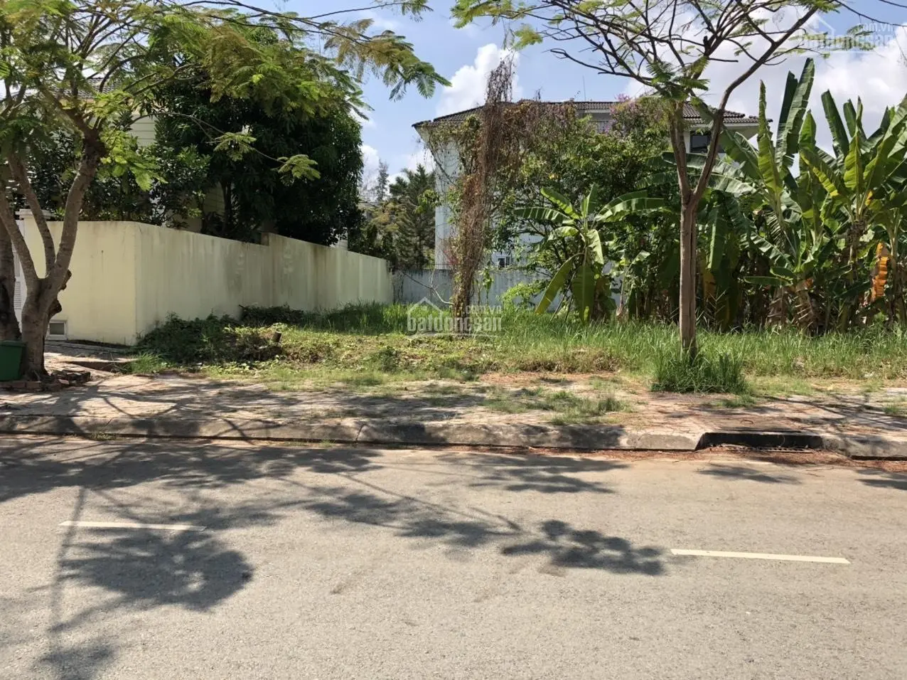 Bán đất nền gốc 2mt đường 14m KDC Vạn Hưng Phú dãy A. DT 212m2 giá 40tr/m2. Hướng ĐN LH 0936 660 ***