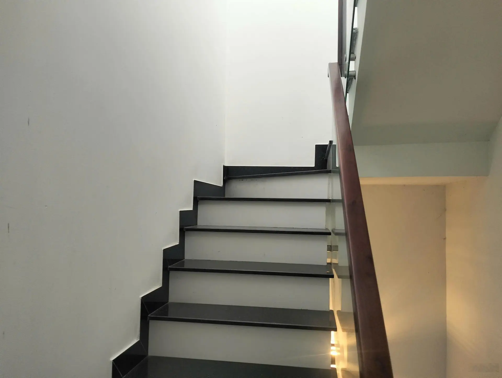 Bán nhà 2 mặt tiền đường Bạch Thái Bưởi Hòn Rớ 1, Nha Trang