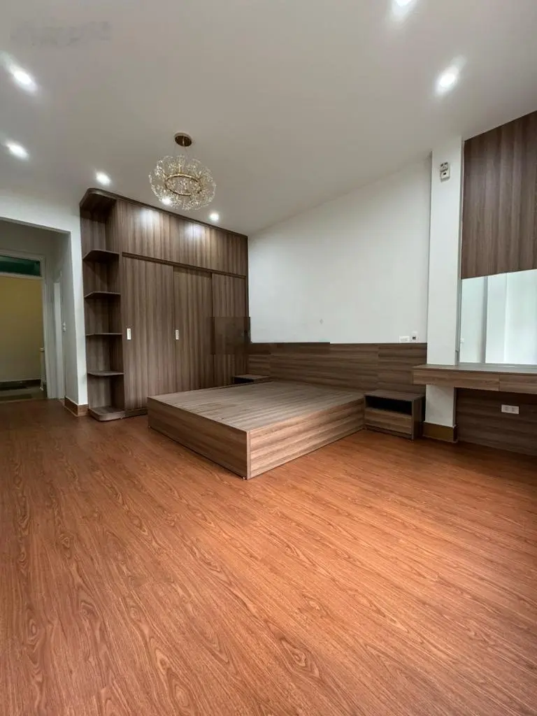 CẦN BÁN GẤP:NHÀ LIỀN KỀ CỔNG ĐỒNG LA KHÊ :PHÂN LÔ VỈA HÈ-KD-SỔ HOA HẬU.5T XÂY 2018:DT48m:MT3,9m.11x