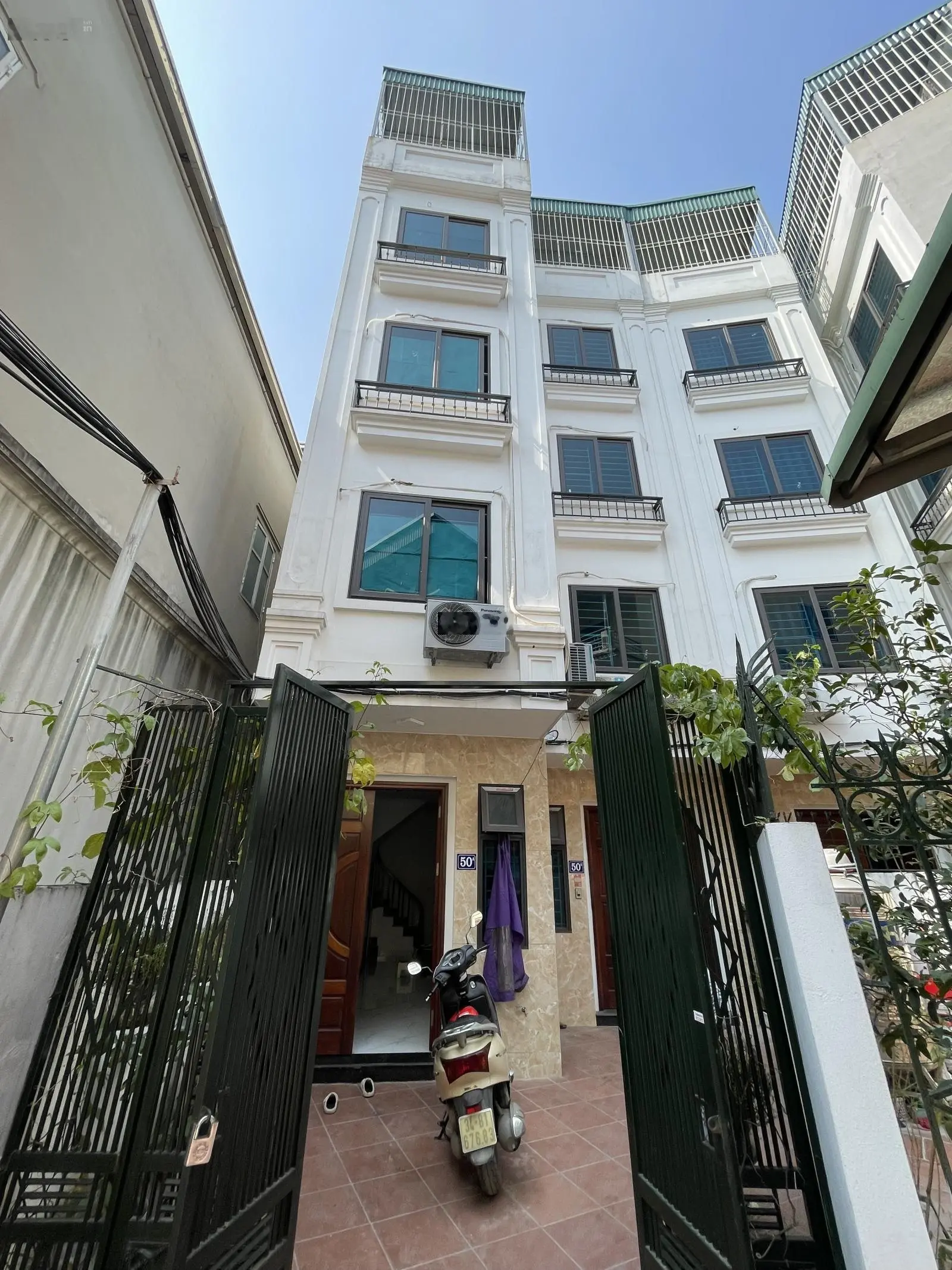 Bán nhà đường Văn Trì - Quận Bắc Từ Liêm, diện tích 32m2 nhà 5 tầng 5,1 tỷ ô tô đậu cửa nhà