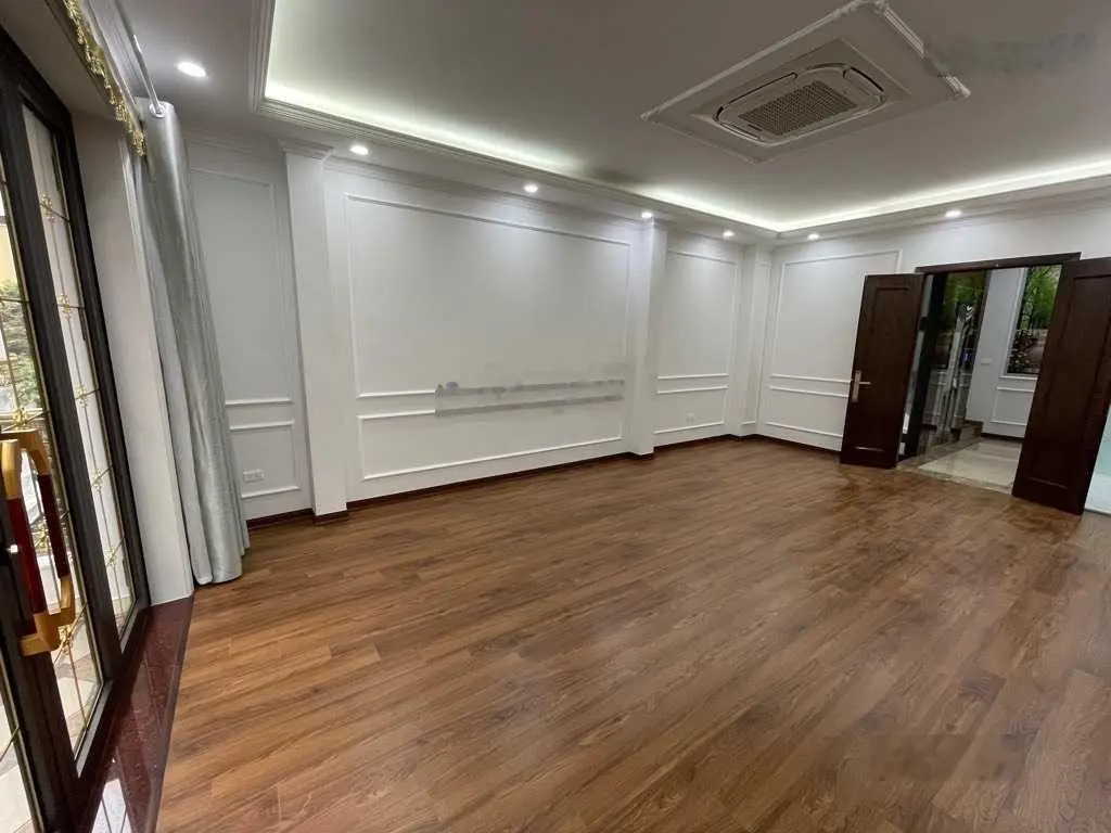 Bán nhà phân lô Phạm Tuấn Tài, 55m2, 6 tầng thang máy, gara, vỉa hè rộng, ô tô tránh, 19.8 tỷ