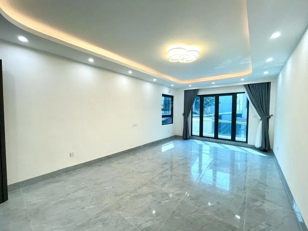 Nhà đẹp Phố Trạm 46m2 ,7 tầng gara ô tô thang máy kinh doanh ở ngay