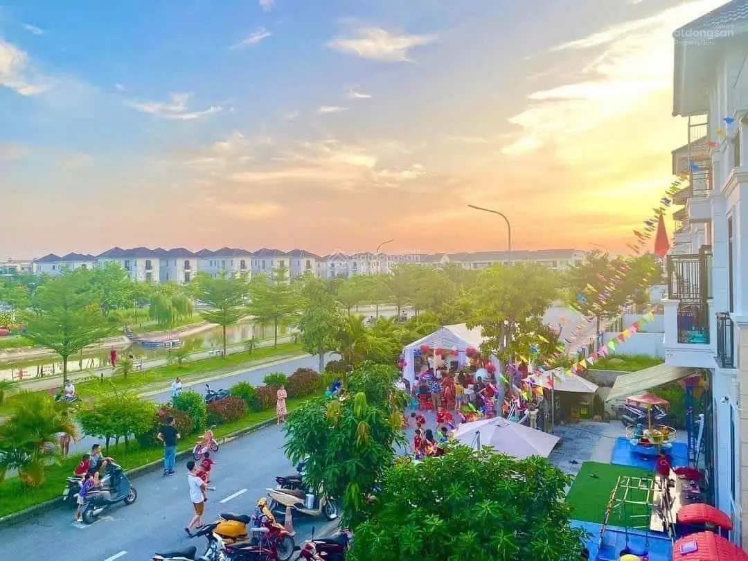 Biệt thự 216m2 view hồ pháp lý hoàn chỉnh giá chỉ nhỉnh 14 tỷ
