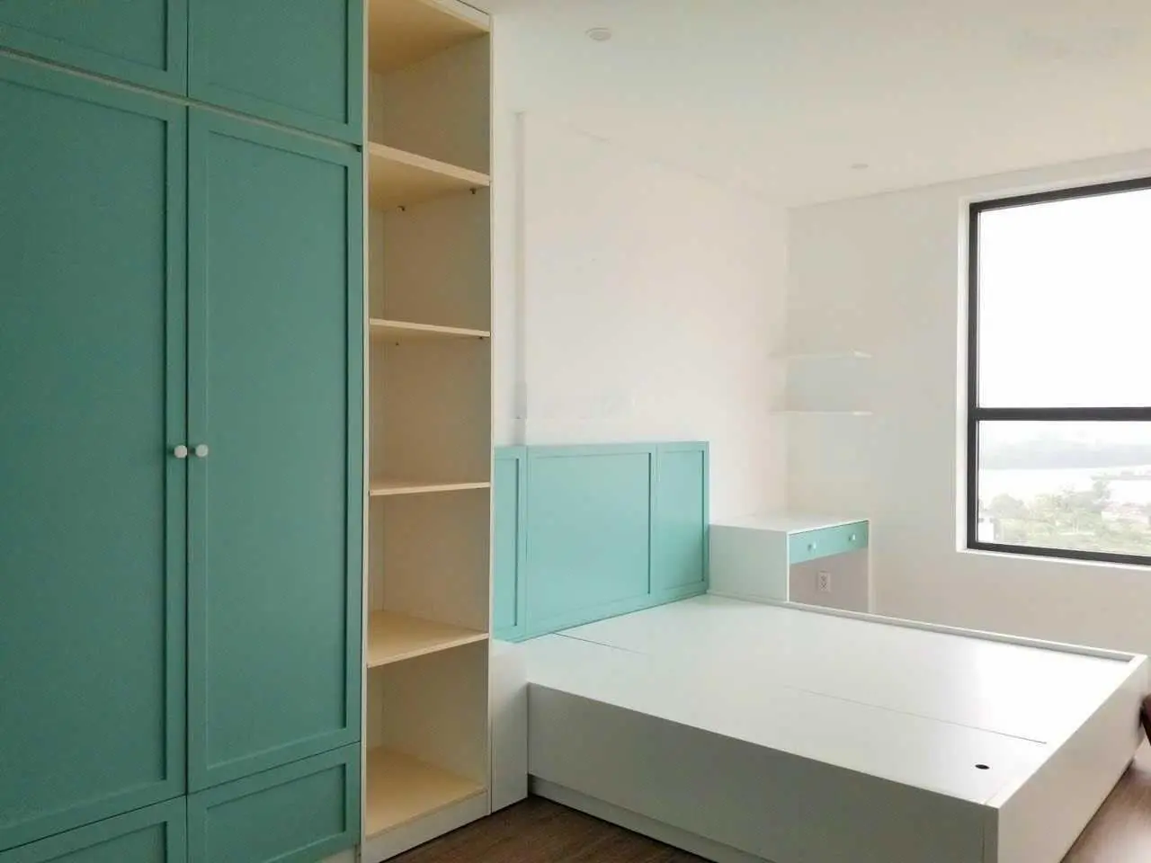 Siêu hot, 2PN - 80m2 đã có sổ hồng, view sông SG quận 1 và LM81 giá chỉ 4.6 tỷ, 0782 543 *** Phú