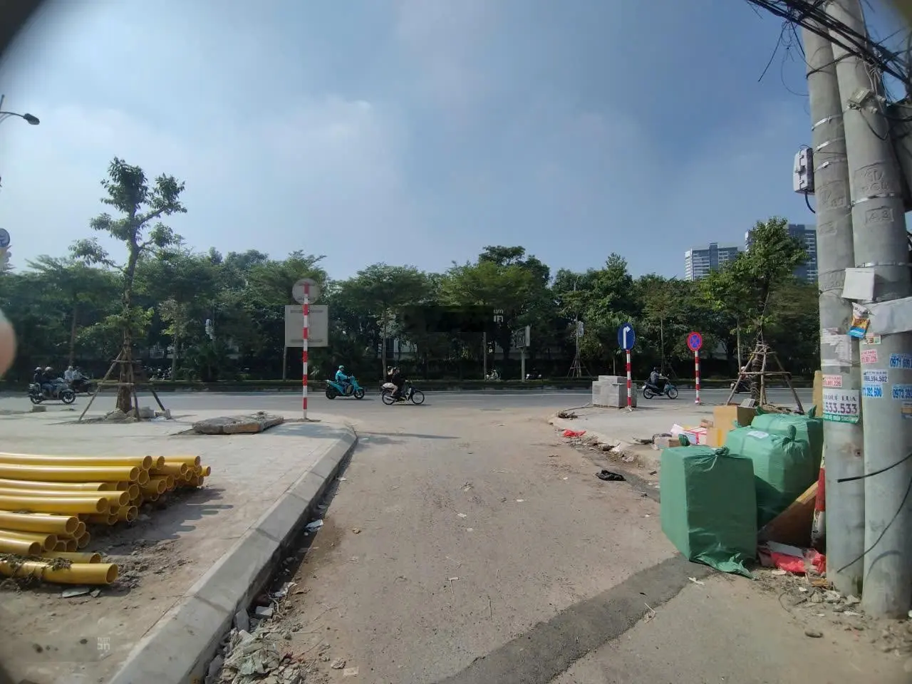 Siêu phẩm! Cần bán nhà mặt đường Lê Trọng Tấn diện tích 81m2 sổ đỏ liền tay, đối diện Parkcity