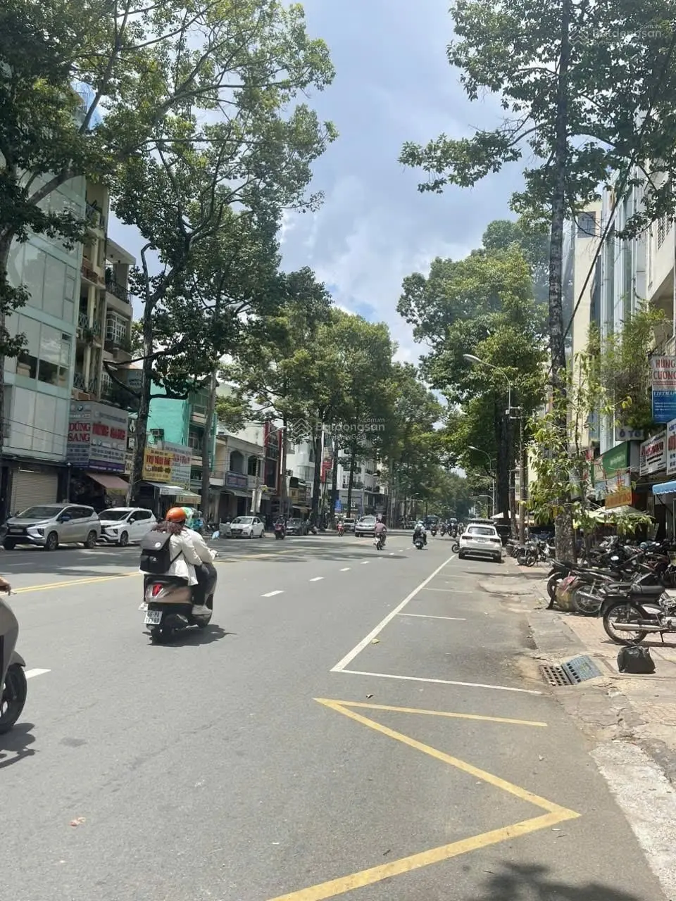Bán nhà mặt tiền Lý Thái Tổ Q10, nhà 4 tầng, vỉa hè 6m, đang cho thuê 30tr/th, giá 14 tỷ
