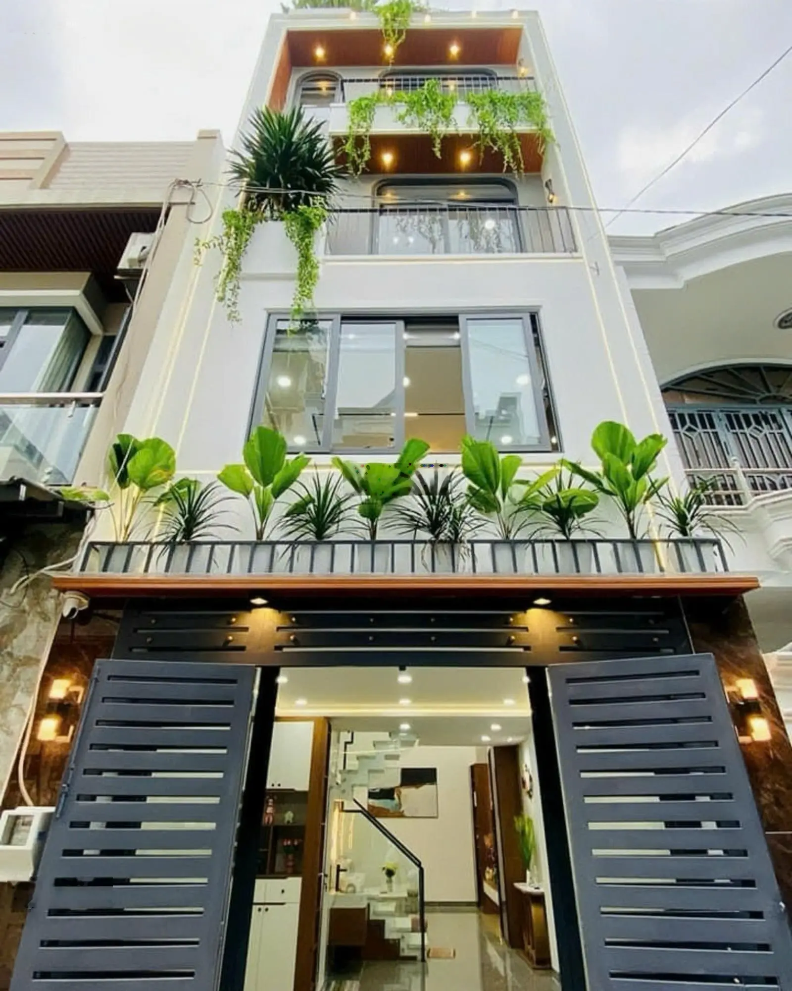 Xoay vốn làm ăn bán gấp nhà hẻm 4,5m đường Lý Thường Kiệt Tân Bình. Giá 3tỷ880, Diện tích 52m2