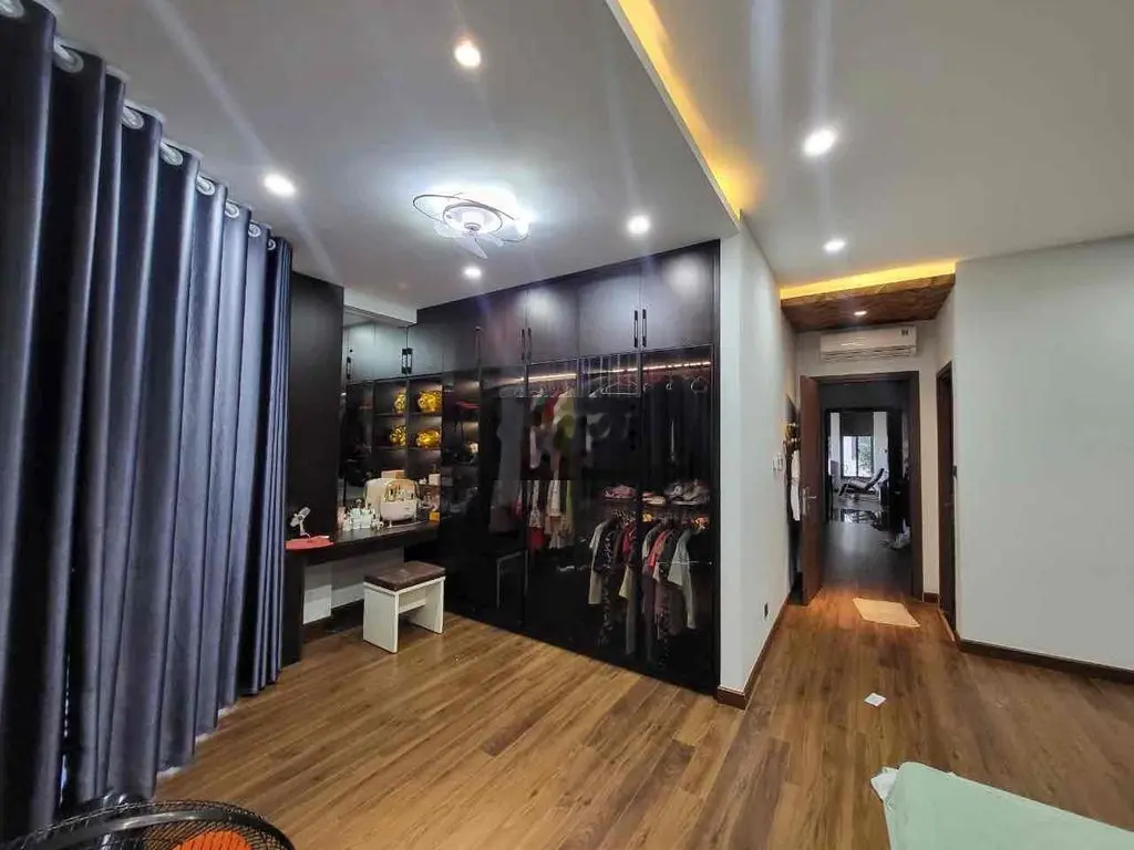 VAN PHUC CITY Nhà bán hoặc cho thuê nguyên căn 182m2 full nội thất đẹp