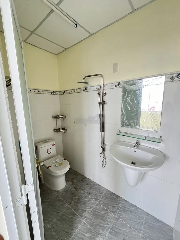 Nhà mặt tiền lộ 17m, trục chính chợ phường 4, tp Trà Vinh