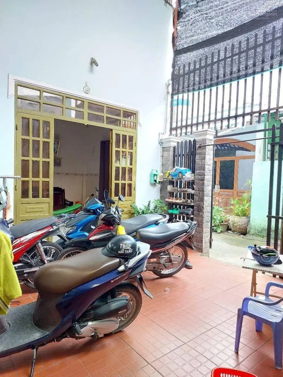 Nhà lầu gần chợ dĩ an 1 giá 2 tỷ 800 tl