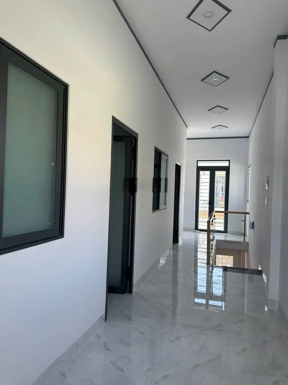 Nhà mới hoàn thiện, sổ riêng thổ cư một trệt 1 lầu. Giá rẻ cần bán gấp
