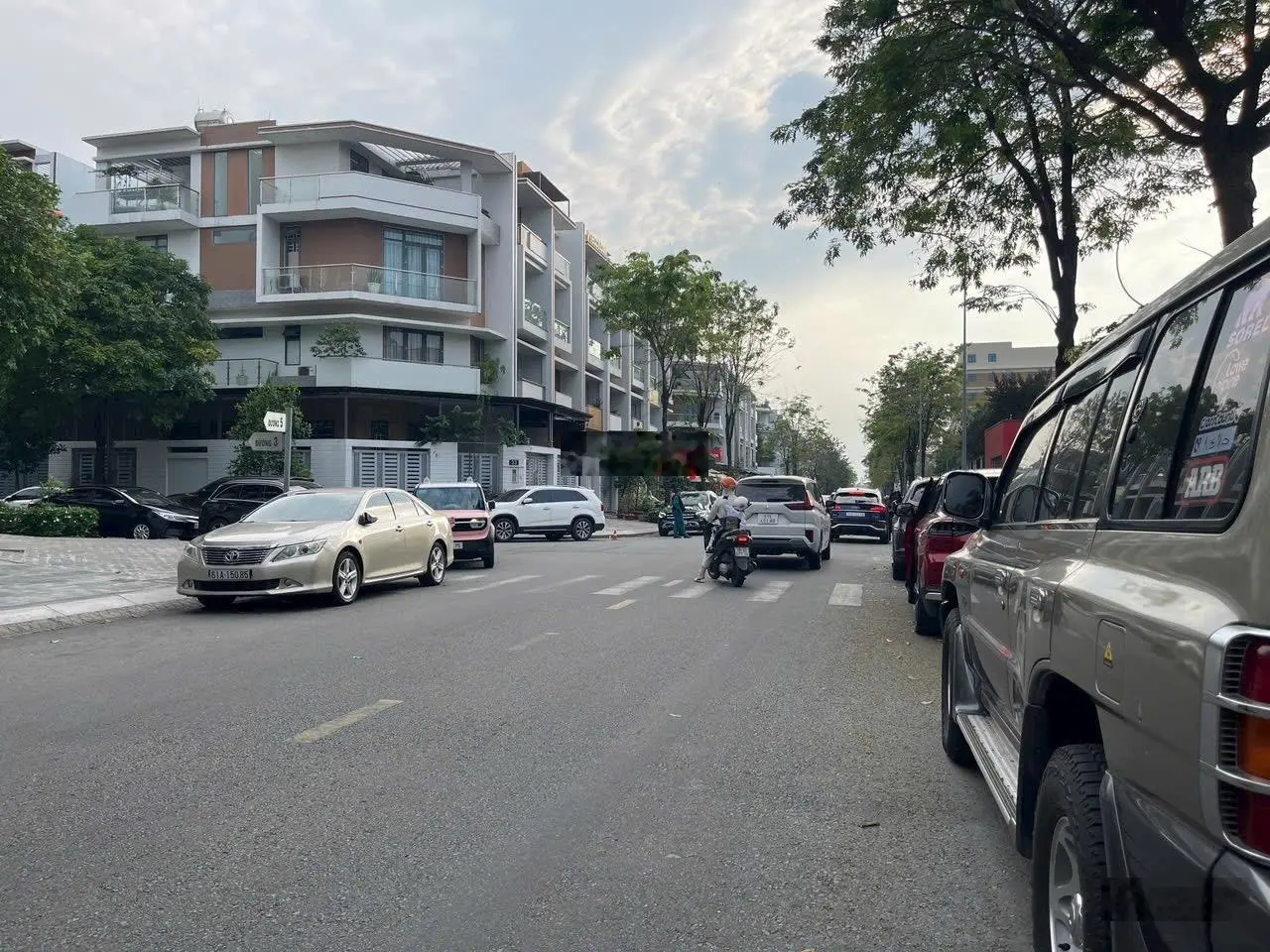 Vị trí đẹp KĐT Mới Vạn Phúc City, DT 5x20m, 5 Tầng, MT Kinh Doanh, Dòng tiền 50 tr/th chỉ 22 Tỷ TL