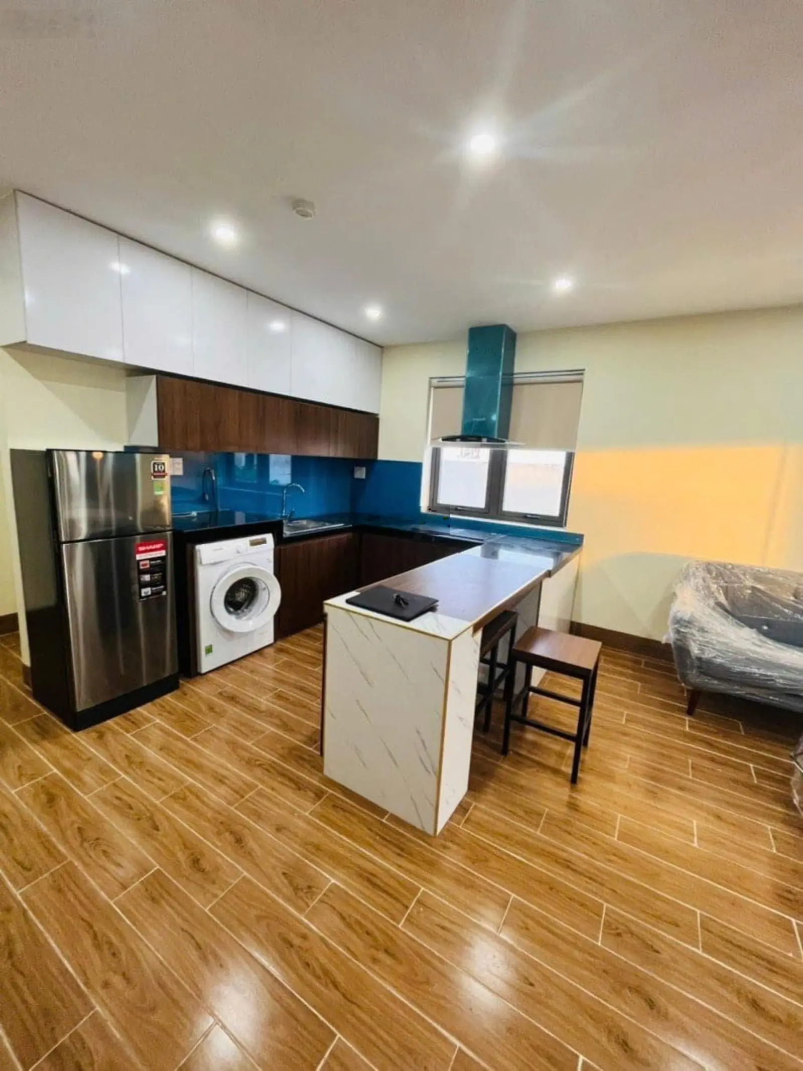 Bán tòa căn hộ 8 tầng đường hoàng bích sơn, dt 103m, tổng 15 căn , dt hơn 70/th - giá 19 tỷ tl