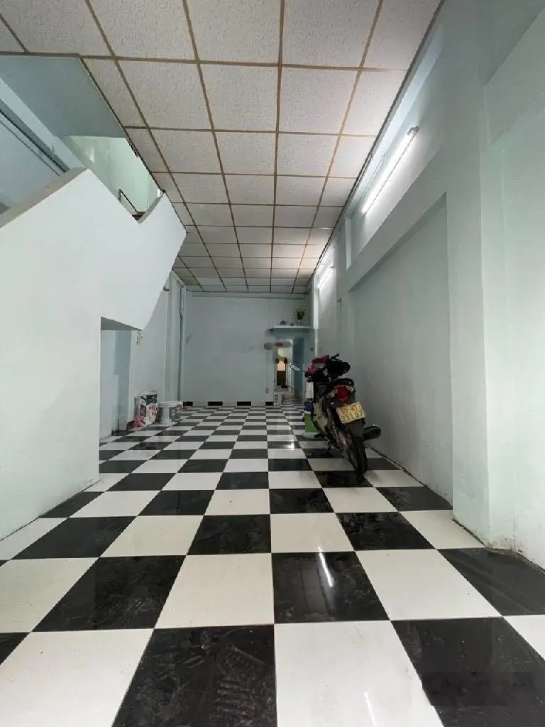 Nhà ngộp bán nhanh- bạch đằng - liền kề ngã tư hàng xanh - khu đại học 66m2 ngang gần 4m chỉ 6ty2
