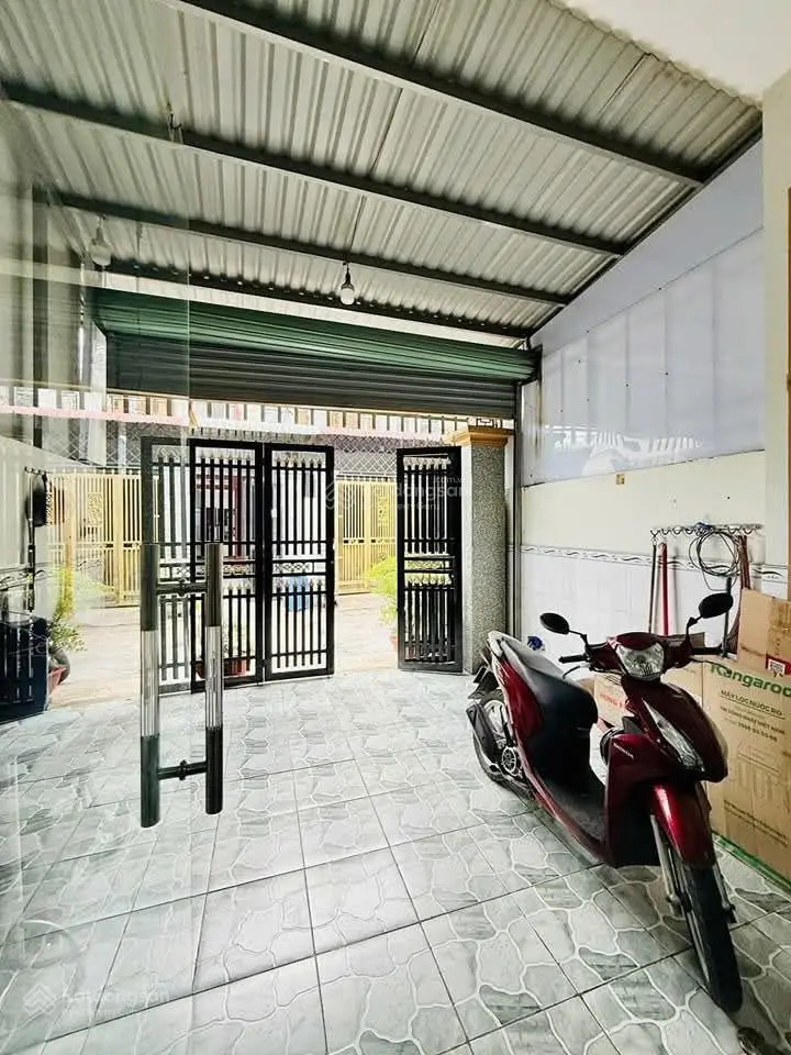 Chính chủ cần bán căn nhà 80.8m2 4PN, 2 WC, phòng khách, bếp. LH 0876836115