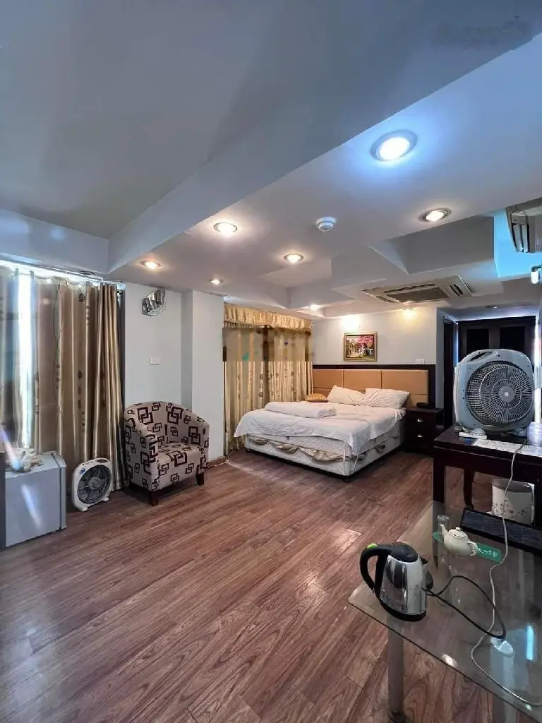 Bán khách sạn 3 sao - mặt phố Bùi Thị Xuân - 13 tầng - dòng tiền 8 tỷ/năm - DT 120m2 - giá 78 tỷ