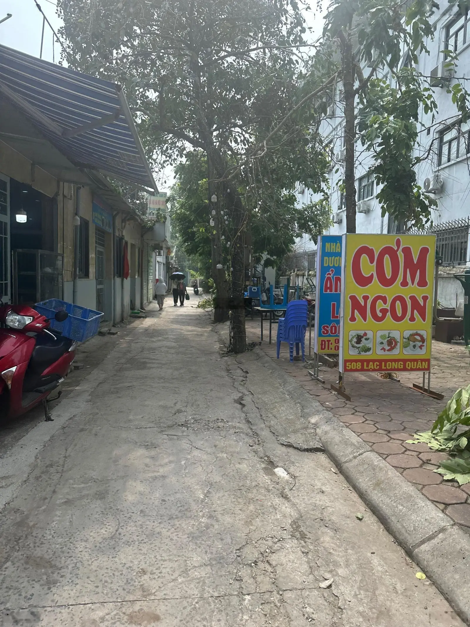 Bán nhà C4 DT 108m-MT 5.4m - ôtô qua nhà - gần Hồ Tây đường Lạc Long Quân Quận Tây Hồ. Giá 3tỷ