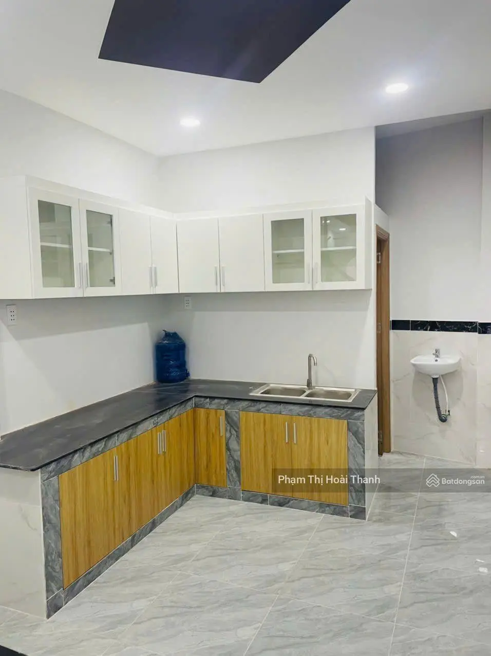 Nhà 2 tầng - HXH sát mặt tiền - gần cao đẳng công thương - nhỉnh 3 tỷ