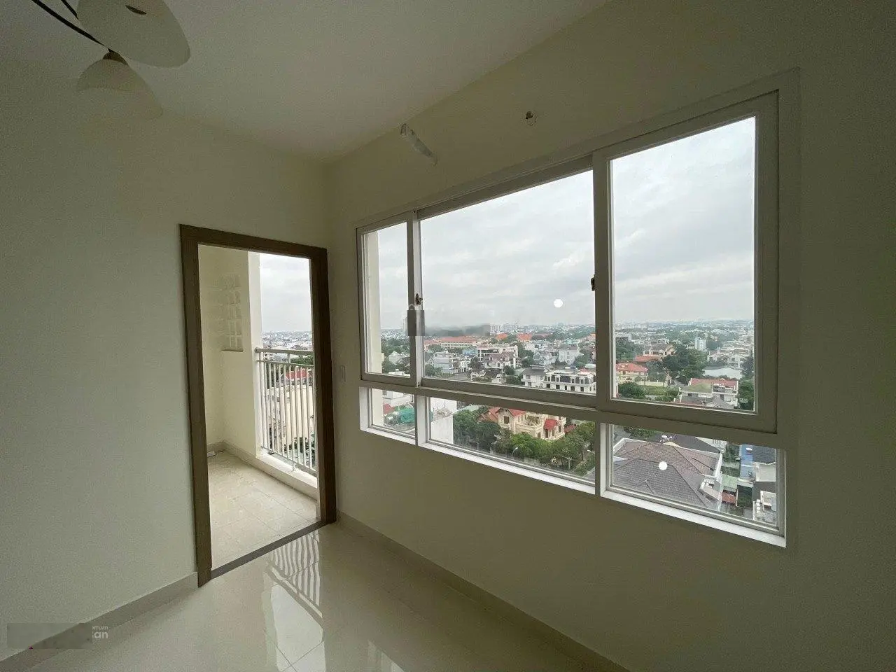 Cần bán nhanh CH Green Town Bình Tân 72m2-2PN-2WC có ban công thoáng mát giá 2,380 tỷ,LH 0987 003 ***
