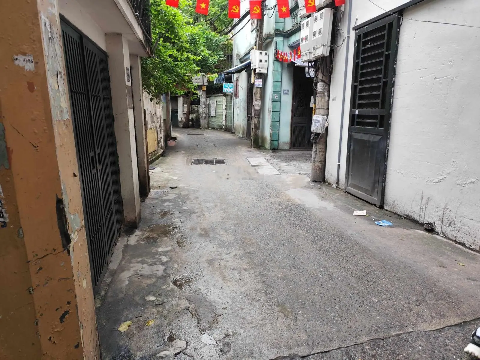 Nhà đẹp cổ nhuế -bắc từ liêm -*62m* 3tầng *giá * 6,89 tỷ* vài bước ra đường lớn khu toàn biệt thự