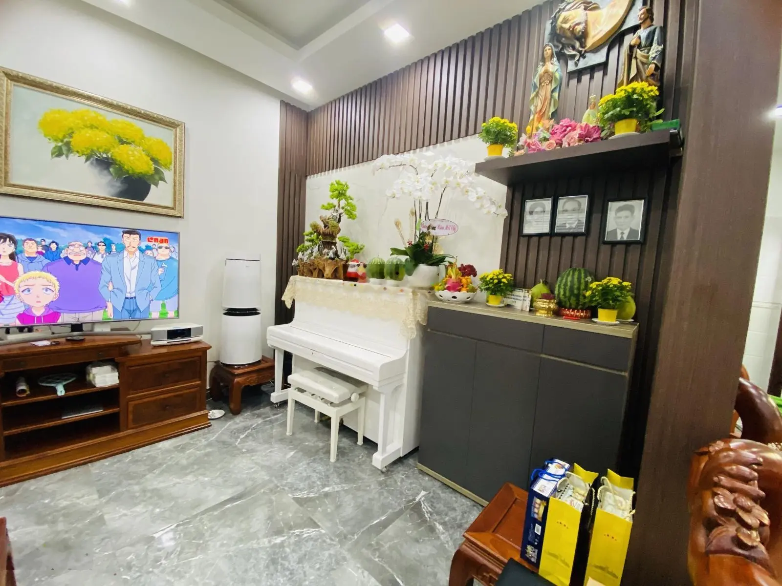 Nhà đẹp 4 tầng - (7.5x8.5) - xe hơi đỗ cửa - trung tâm Quận 3 - chủ cần bán gấp giá tốt
