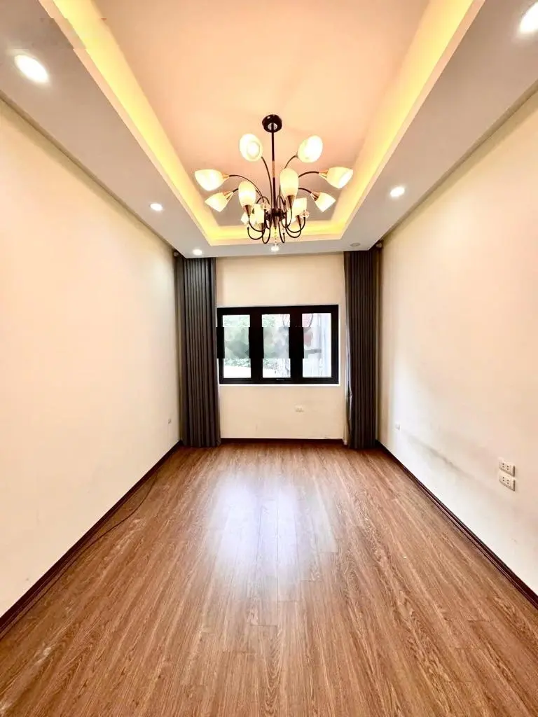 Bán nhà riêng Phố Minh Khai, gần oto, trung tâm tiện ích: 42m2, 4T, mt 3,5m. Giá 5.x tỷ