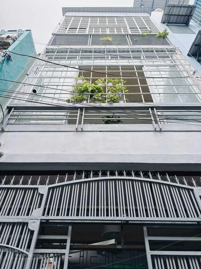 Bán Nhà hẽm Đoàn Văn Bơ Quận 4 - 41m2 - 3 tầng- sổ hồng - Giá 3,x tỷ