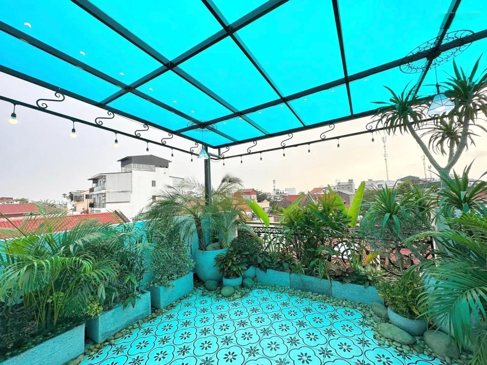 Bán nhà Âu Cơ nở hậu DT:60m2 x 6tầng MT:5m thang máy căn góc 5PN giá 15,2 tỷ cho thuê dòng tiền