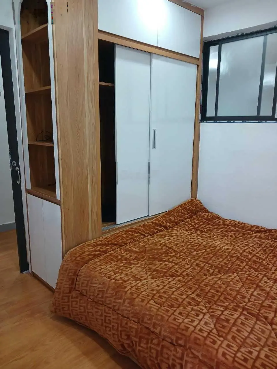 Chính chủ không qua môi giới bán CHTT tầng 4 nhà D3 số 28D Lương Định Của sổ 37/80m2 3.1 tỷ