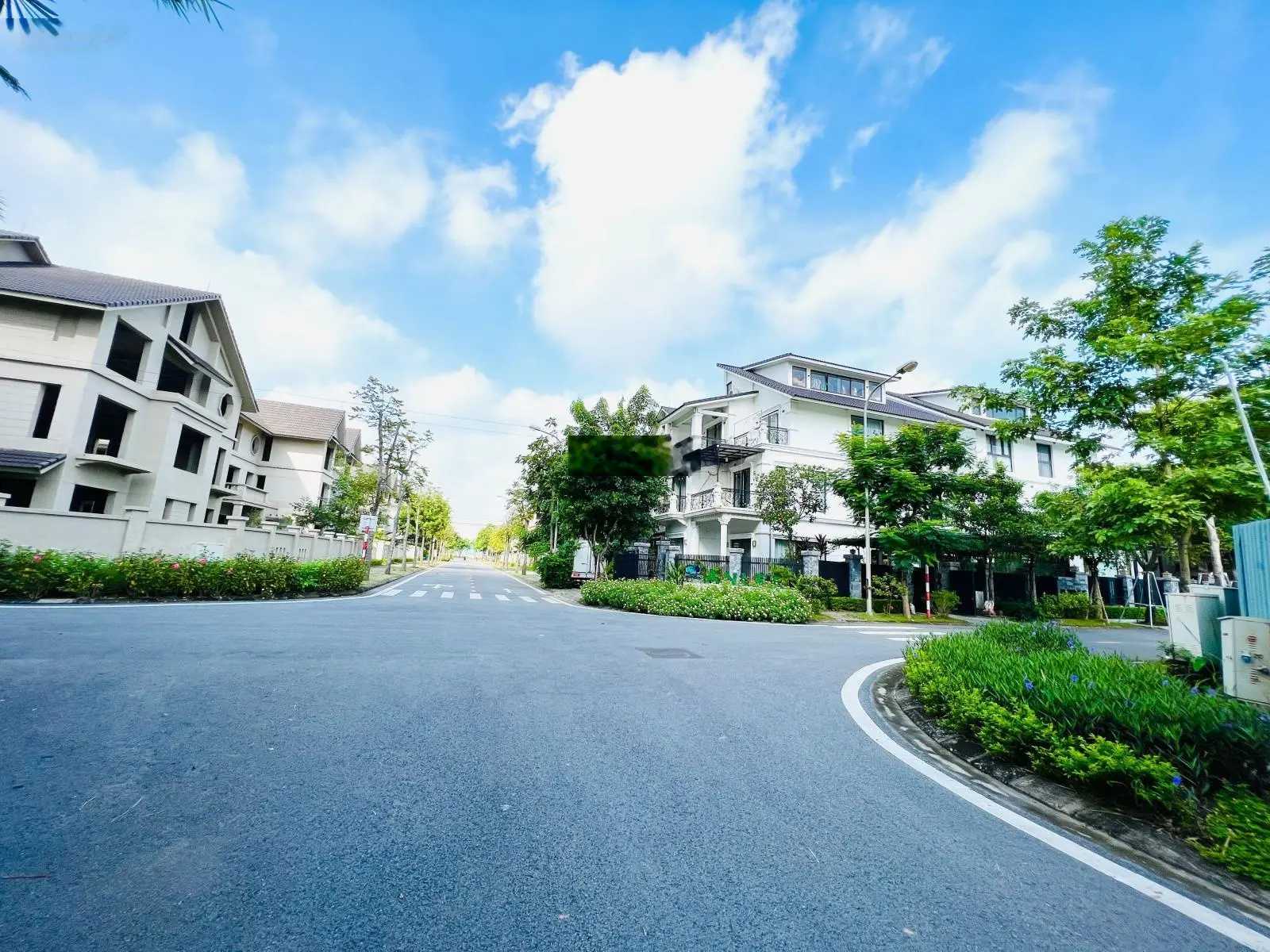 Bán căn biệt thự 180m2 duy nhất hiện nay. Liên hệ 0962 204 ***