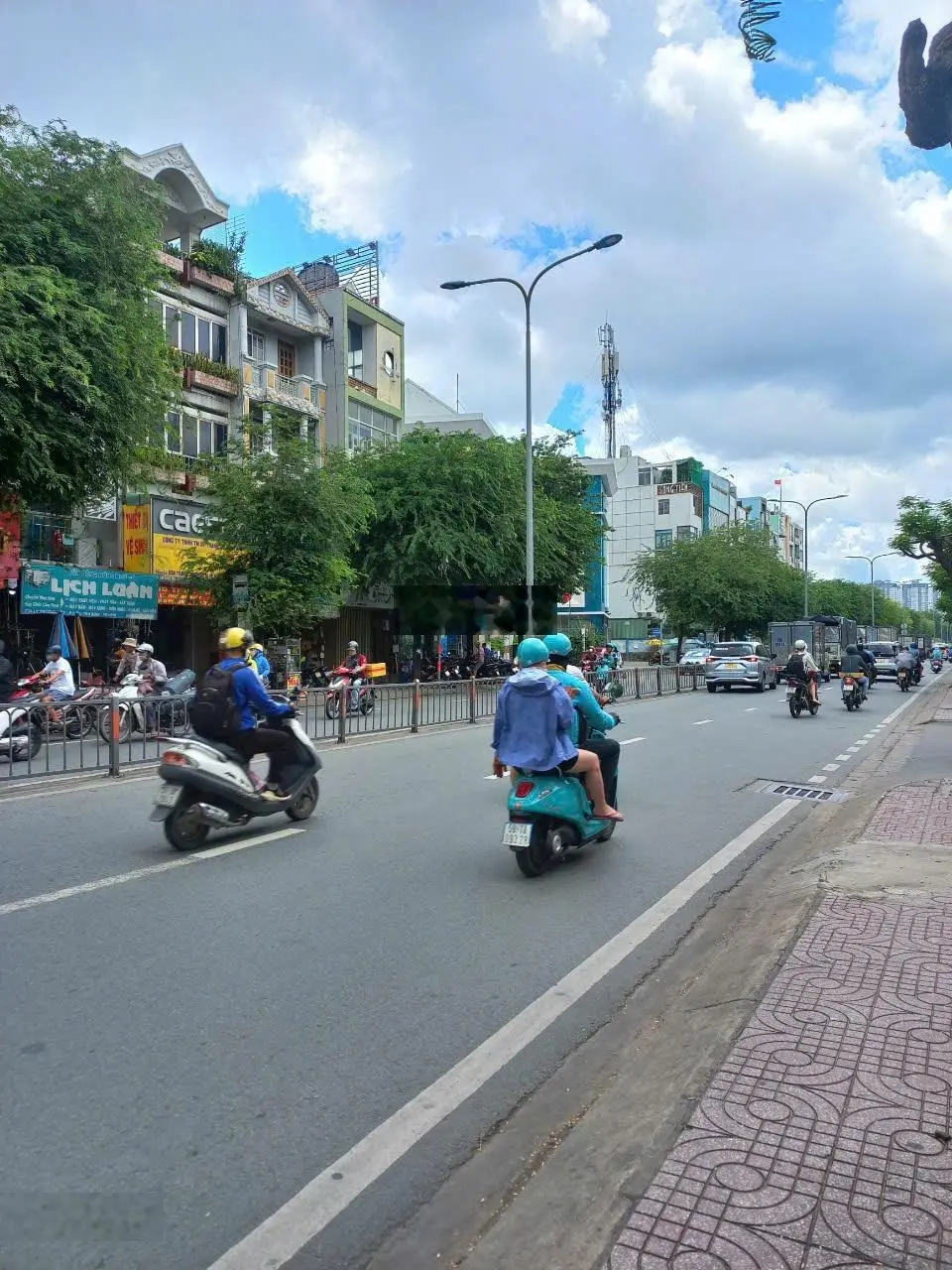 Bán nhà Mặt Tiền Ngô Quyền Q5 ,DT:5x18m ,5 tầng mới giá 26 tỷ (LH KIM )
