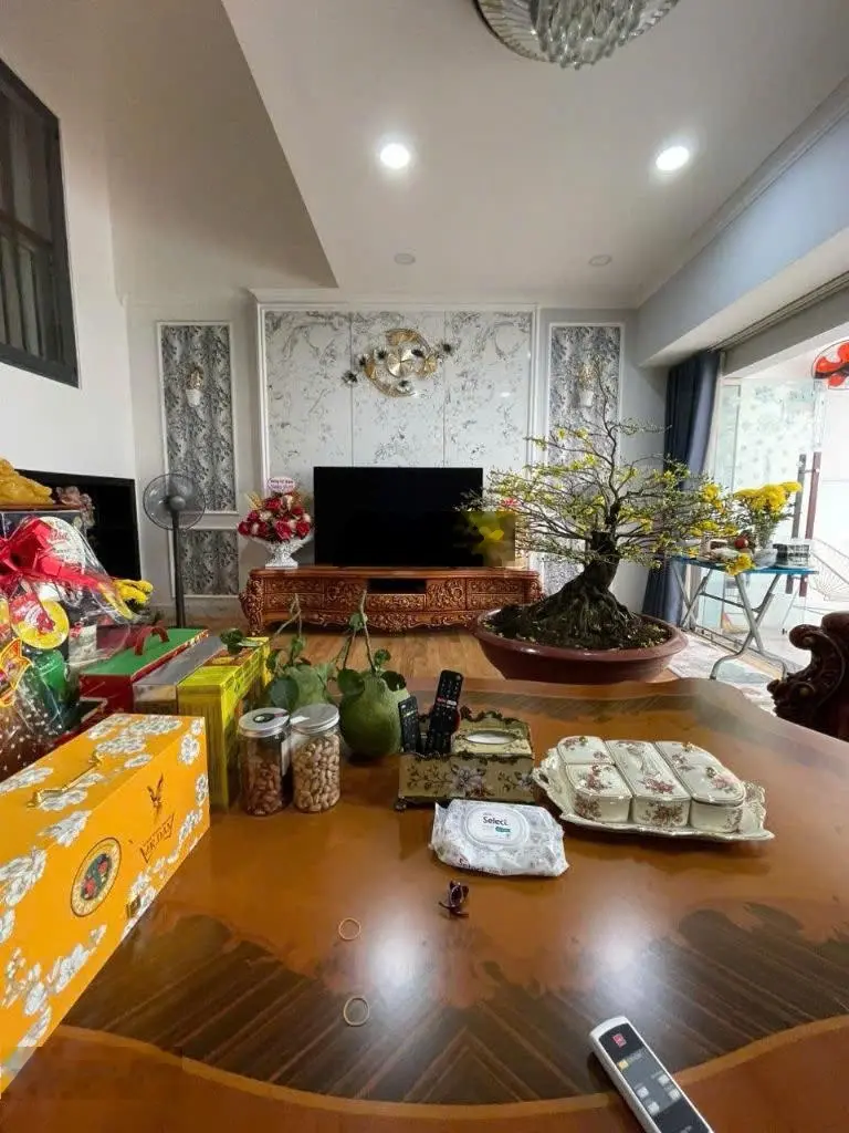 Biệt thự full nội thất tốt nhất Đặng Văn Ngữ, Phú Nhuận - DT: 5.8x20m - Hầm + 5 Tầng + ST - 27 tỷ