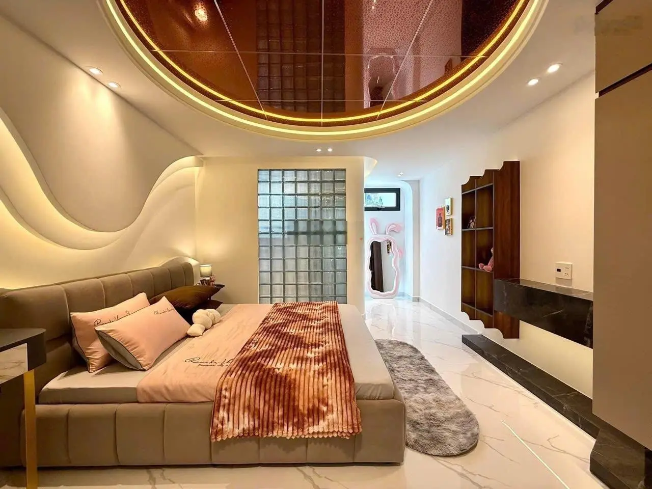 Mới xây dựng dọn ở liền ngay đường Lý Thái Tổ, Q10 - Giá 3 tỷ 990 / 60m2. Xe hơi trước nhà. Sổ sẵn